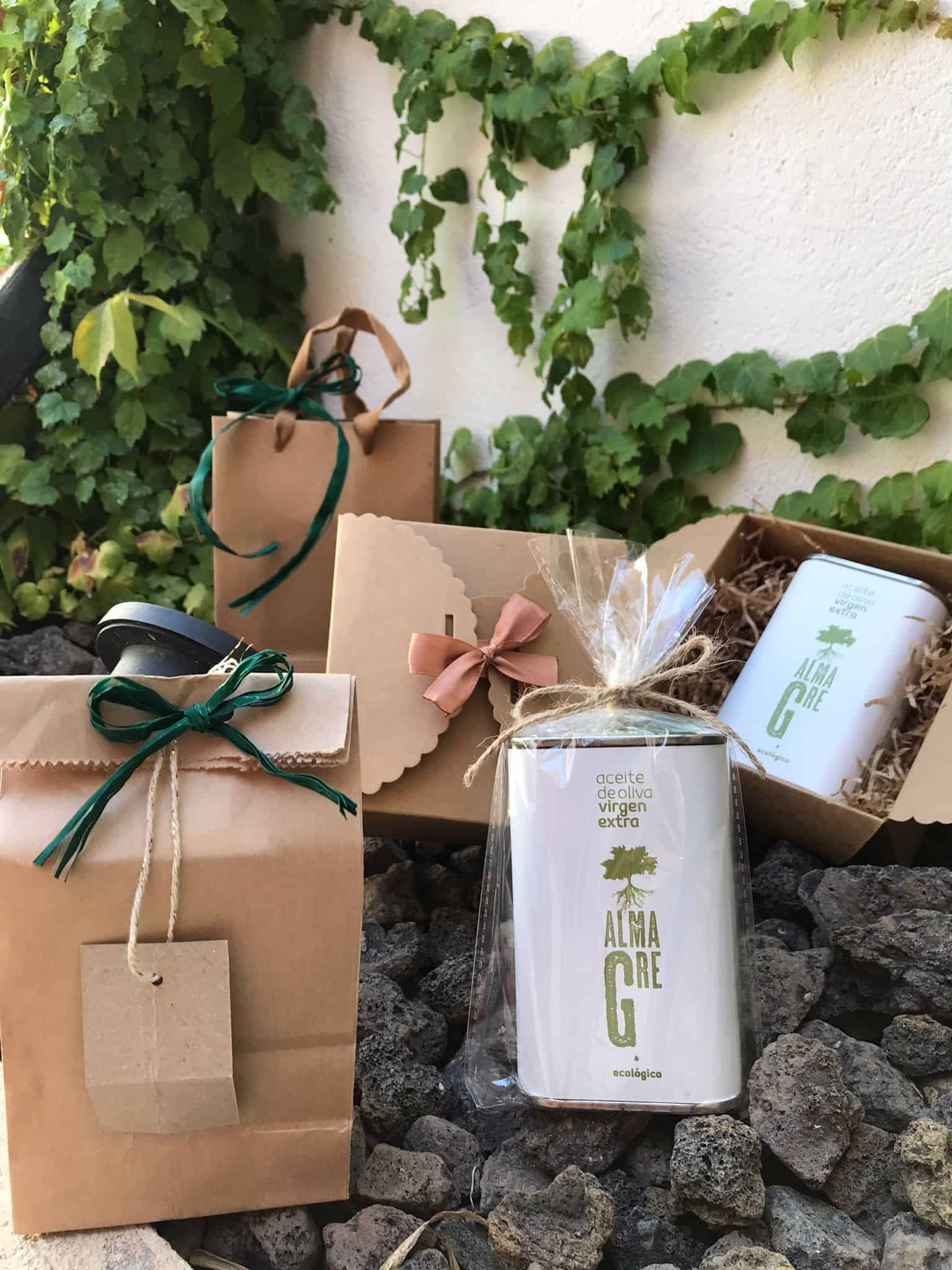 Huile d'olive V.E. Almagre - Huile d'olive biologique précoce Boîte 250ml Mariage et Communion (Boîte 12) 1 Huile d'olive V.E. Almagre - Huile d'olive biologique précoce Boîte 250ml Mariage et Communion (Boîte 12)